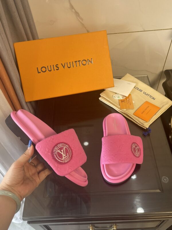 Louis Vuitton Women's Pool Pillow Comfort Mule Pink For Women LV