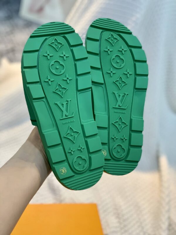 Louis Vuitton Women's Pool Pillow Flat Comfort Mule Green For Women LV