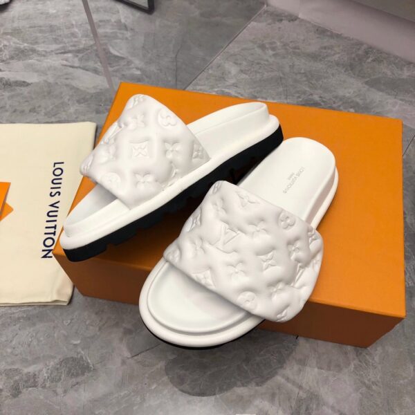 Louis Vuitton Women's Pool Pillow Flat Comfort Mule White For Women LV 1AABKV