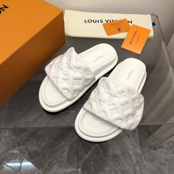 Louis Vuitton Women's Pool Pillow Flat Comfort Mule White For Women LV 1AABKV