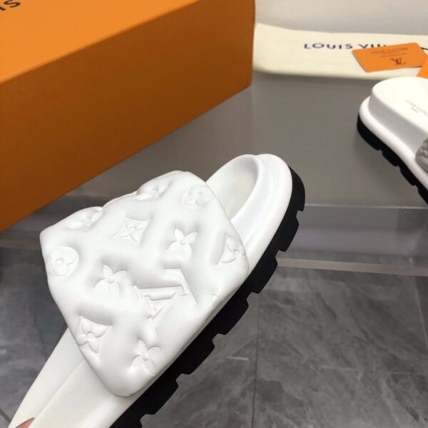 Louis Vuitton Women's Pool Pillow Flat Comfort Mule White For Women LV 1AABKV