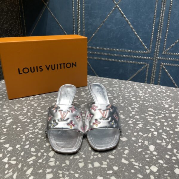 Louis Vuitton Women's Revival Mule Sliver For Women LV 1AAOUB
