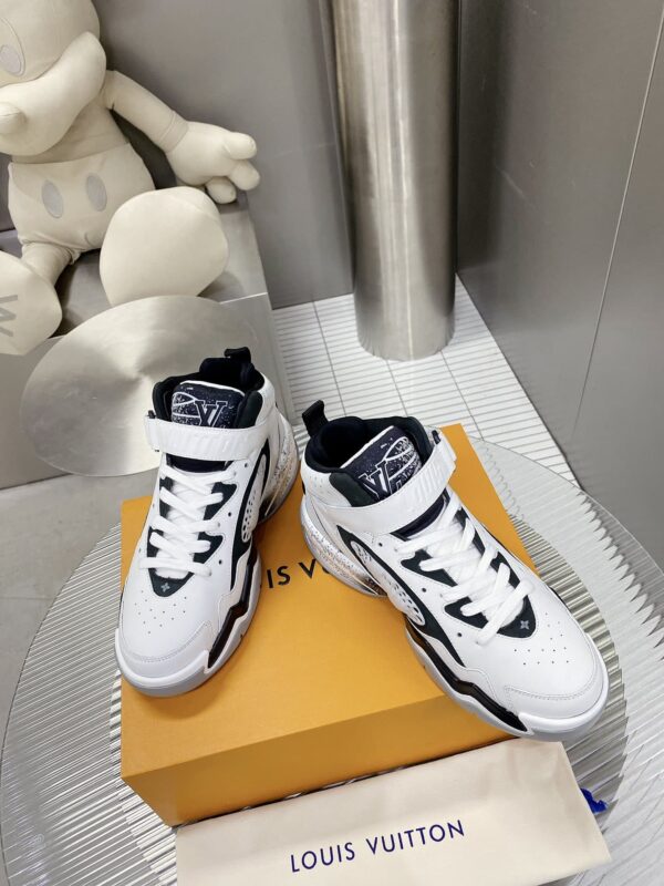 Louis Vuitton Women's Sneaker LV Trainer 2 White For Women LV
