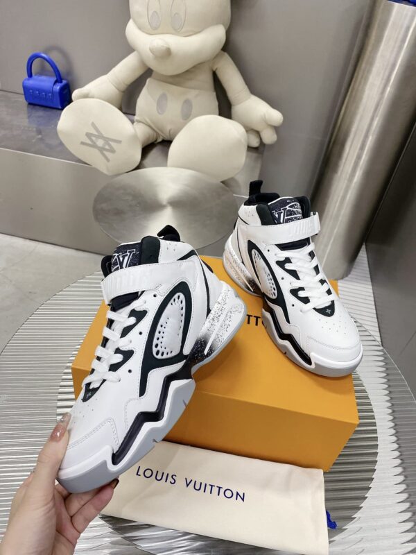 Louis Vuitton Women's Sneaker LV Trainer 2 White For Women LV