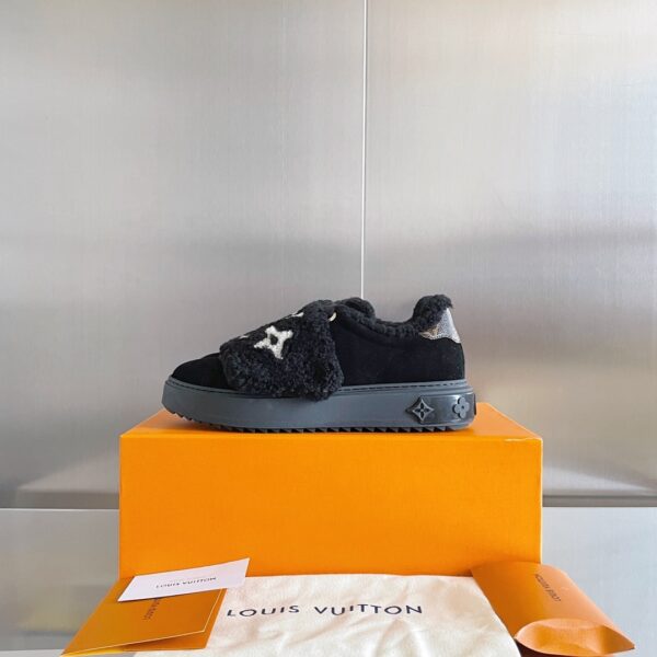 Louis Vuitton Women's Time Out Sneaker Black For Women LV 1AADTK
