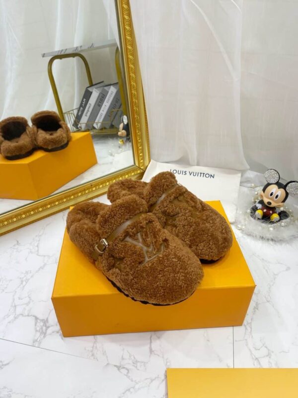 Louis Vuitton Women's Winterbreak Flat Comfort Mule Brown For Women LV