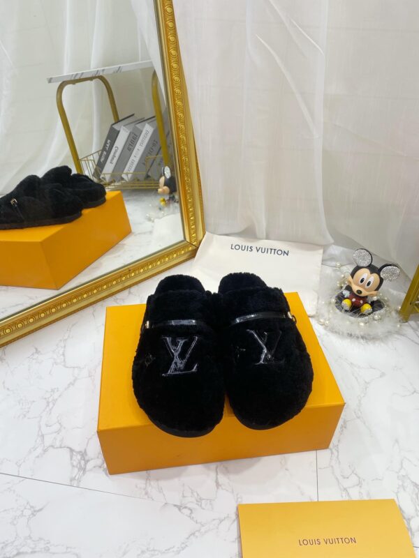 Louis Vuitton Women's Winterbreak Flat Comfort Mule Dark Blue For Women LV