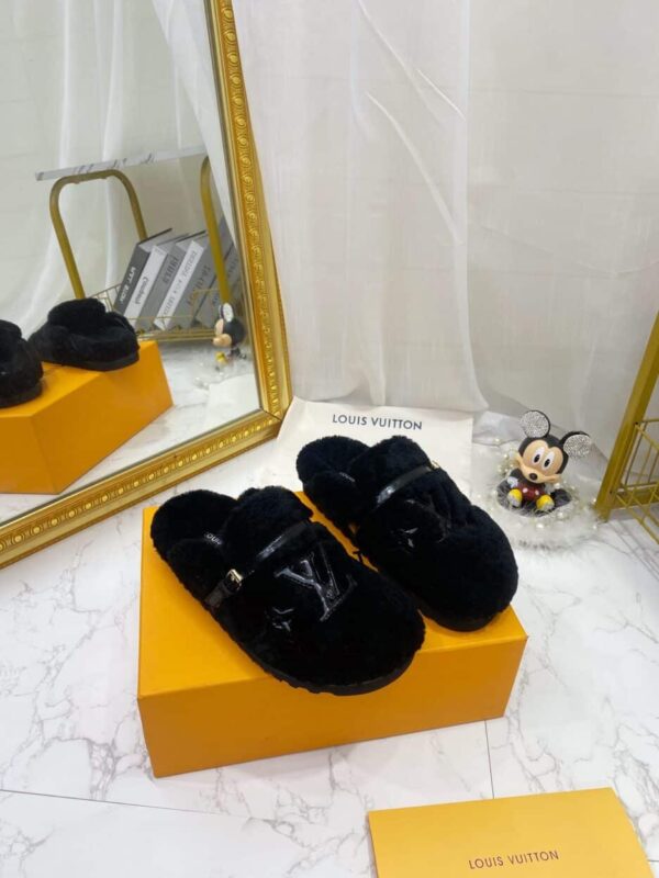 Louis Vuitton Women's Winterbreak Flat Comfort Mule Dark Blue For Women LV