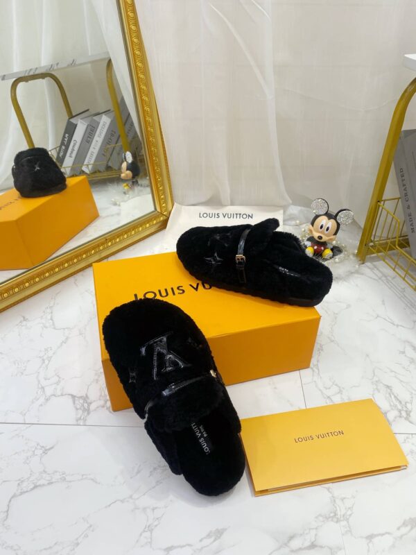 Louis Vuitton Women's Winterbreak Flat Comfort Mule Dark Blue For Women LV