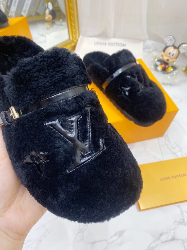 Louis Vuitton Women's Winterbreak Flat Comfort Mule Dark Blue For Women LV