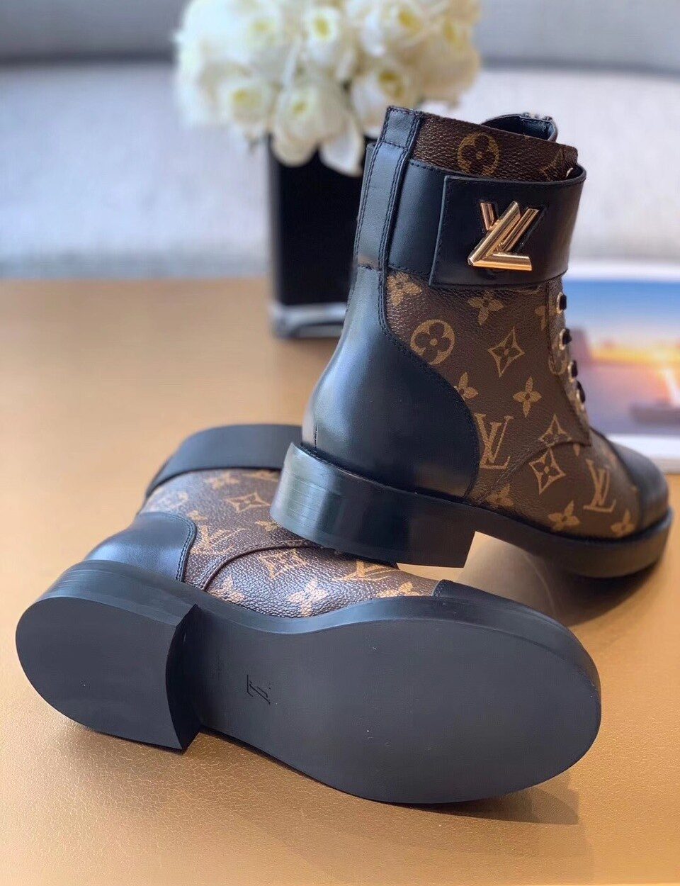 Louis Vuitton Wonderland Flat Ranger Patent Monogram Material Black/Brown For Women LV 1A2Q3N