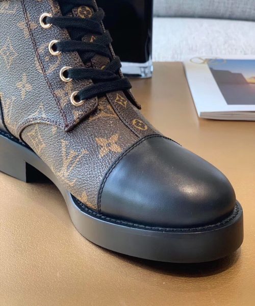 Louis Vuitton Wonderland Flat Ranger Patent Monogram Material Black/Brown For Women LV 1A2Q3N