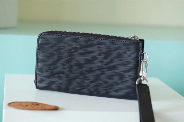 Louis Vuitton Zippy Dragonne Epi Black For Women, Women's Wallets 4.3in/11cm LV M81325