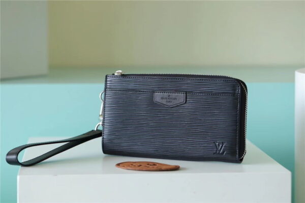 Louis Vuitton Zippy Dragonne Epi Black For Women, Women's Wallets 4.3in/11cm LV M81325