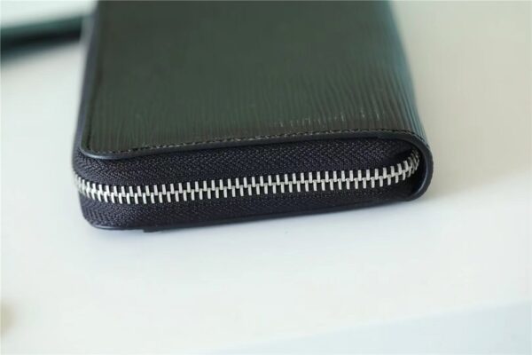 Louis Vuitton Zippy Dragonne Epi Black For Women, Women's Wallets 4.3in/11cm LV M81325