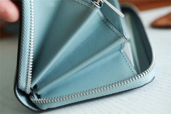 Louis Vuitton Zippy Wallet Monogram Bleu Nuage Blue/ Soft Beige For Women, Women's Wallets 7.9in/19.5cm LV M81053