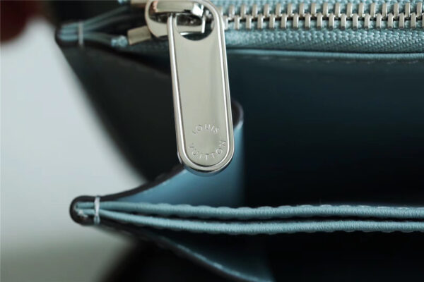 Louis Vuitton Zippy Wallet Monogram Bleu Nuage Blue/ Soft Beige For Women, Women's Wallets 7.9in/19.5cm LV M81053