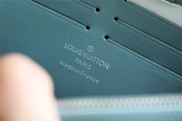 Louis Vuitton Zippy Wallet Monogram Bleu Nuage Blue/ Soft Beige For Women, Women's Wallets 7.9in/19.5cm LV M81053