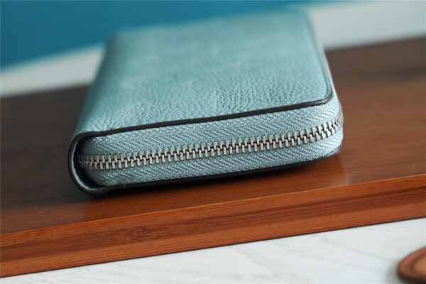 Louis Vuitton Zippy Wallet Monogram Bleu Nuage Blue/ Soft Beige For Women, Women's Wallets 7.9in/19.5cm LV M81053