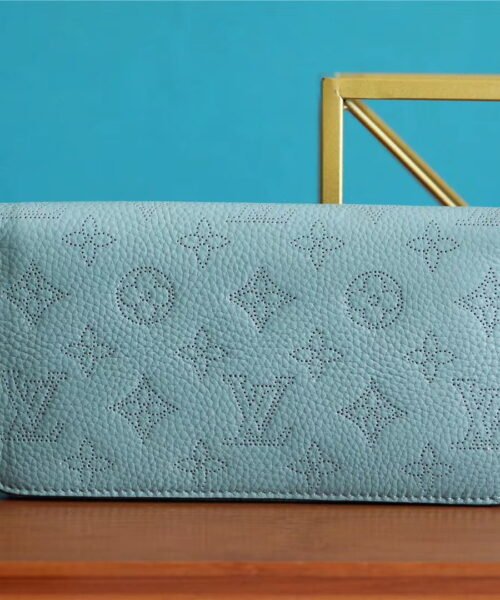 Louis Vuitton Zippy Wallet Monogram Bleu Nuage Blue/ Soft Beige For Women, Women's Wallets 7.9in/19.5cm LV M81053