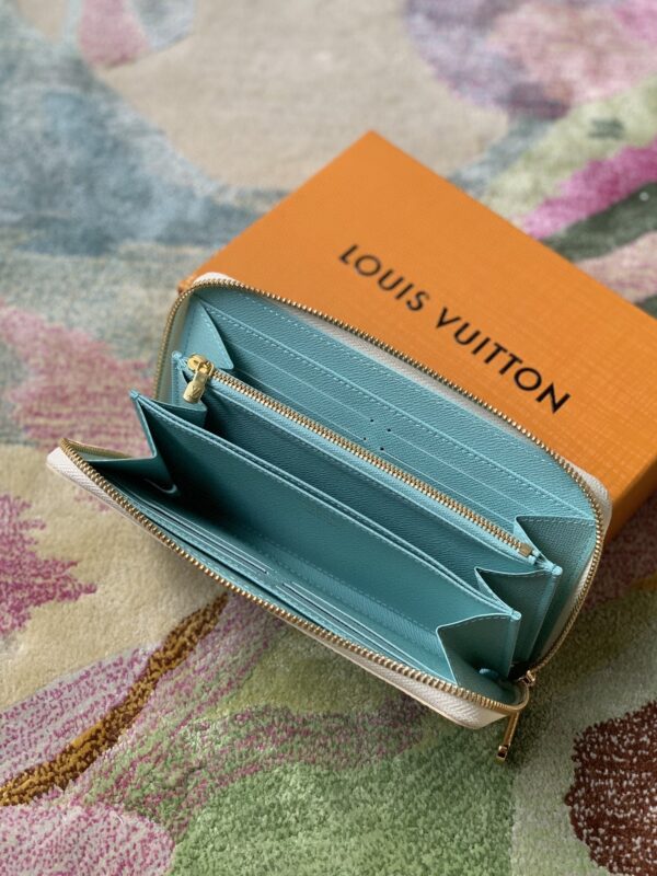 Louis Vuitton Zippy Wallet Monogram Canvas For Women, Women's Wallet 7.7in/19.5cm LV