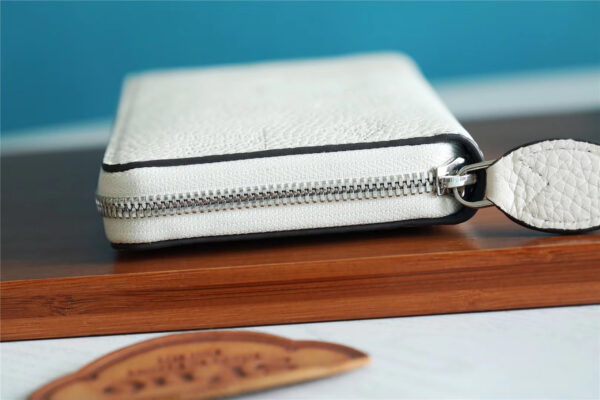 Louis Vuitton Zippy Wallet Monogram White / Soft Beige For Women, Women's Wallets 7.9in/19.5cm LV