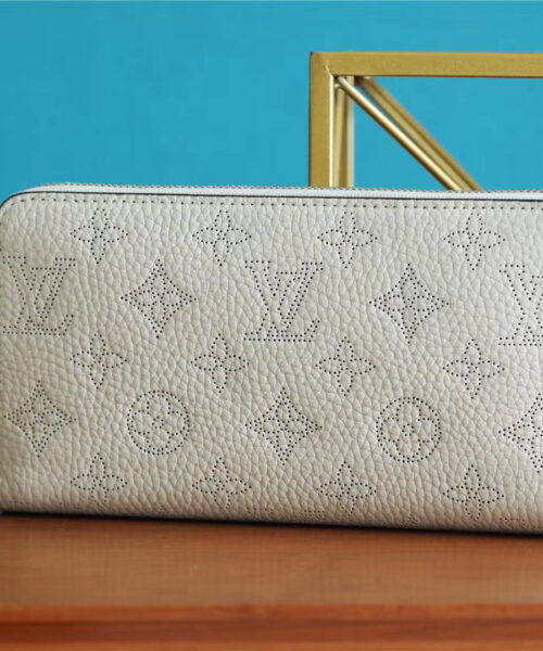 Louis Vuitton Zippy Wallet Monogram White / Soft Beige For Women, Women's Wallets 7.9in/19.5cm LV