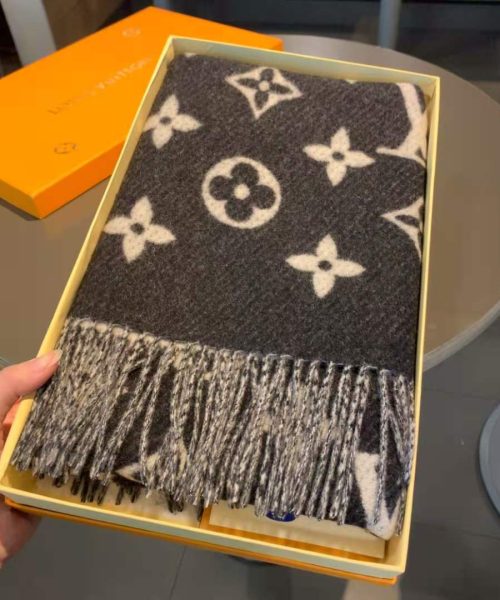 LV Essential Scarf Black For Women M77853