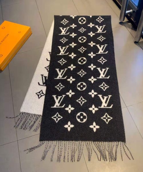 LV Essential Scarf Black For Women M77853