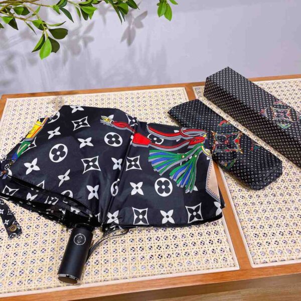 LV Monogram In the Middle Folding Umbrella Black