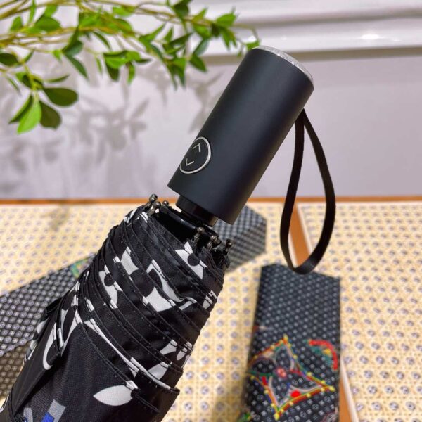 LV Monogram In the Middle Folding Umbrella Black