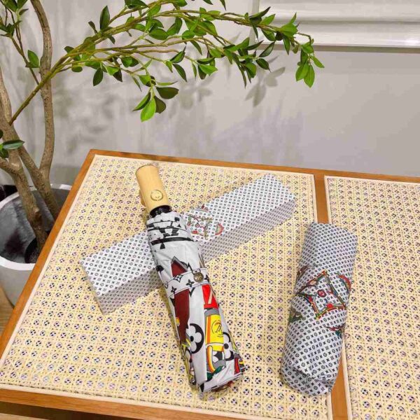 LV Monogram In the Middle Folding Umbrella White