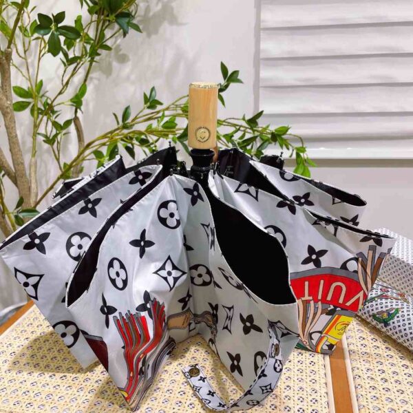 LV Monogram In the Middle Folding Umbrella White