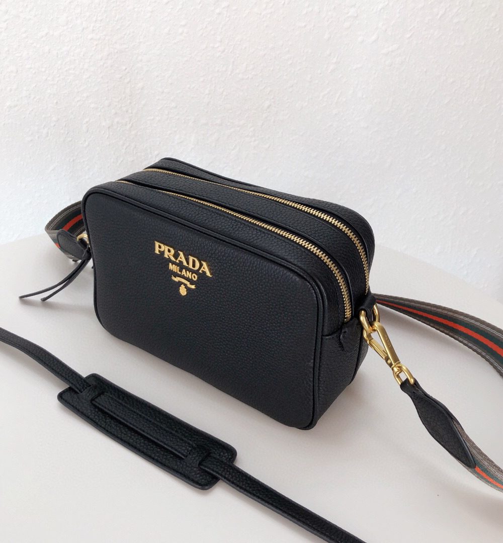 Medium Camera Bag With Gold Tone Hardware In Black For Women 8.6in/ 22cm