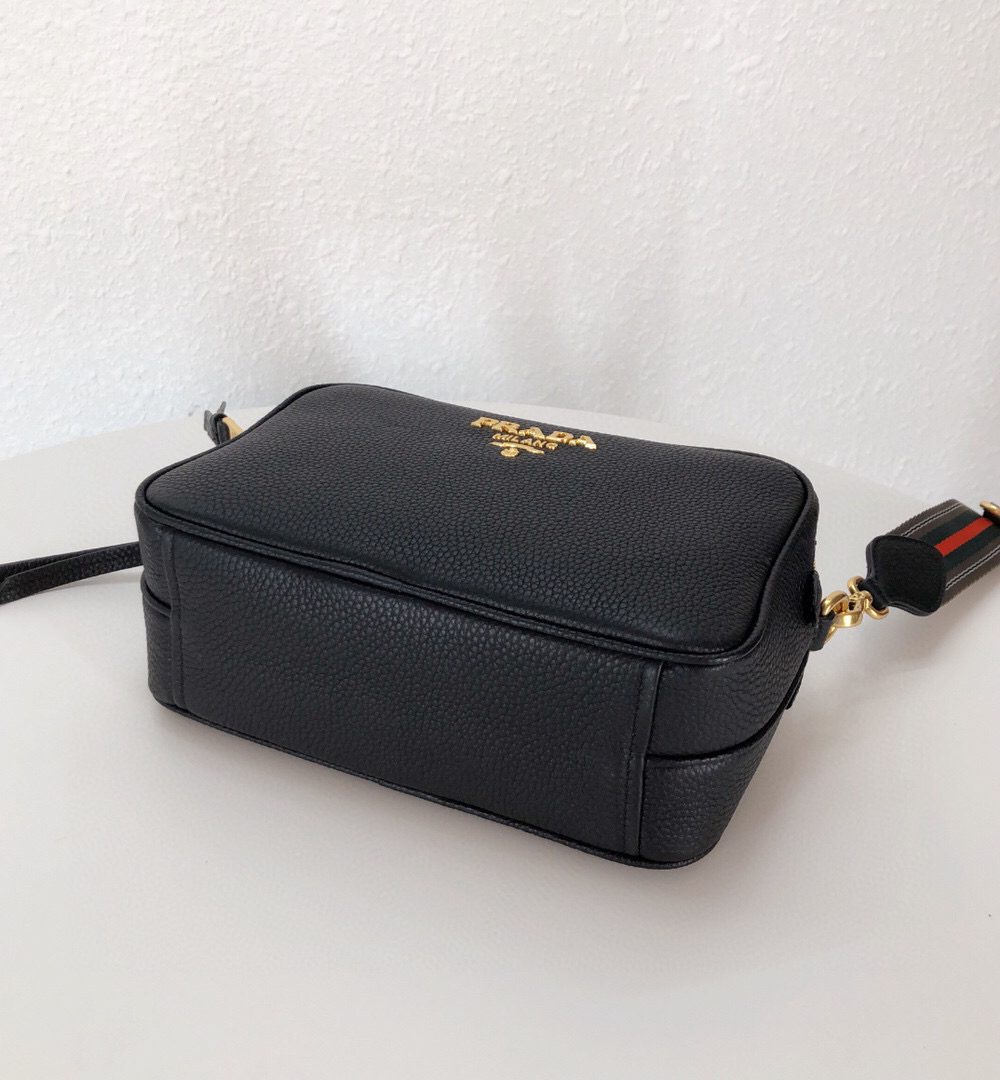 Medium Camera Bag With Gold Tone Hardware In Black For Women 8.6in/ 22cm