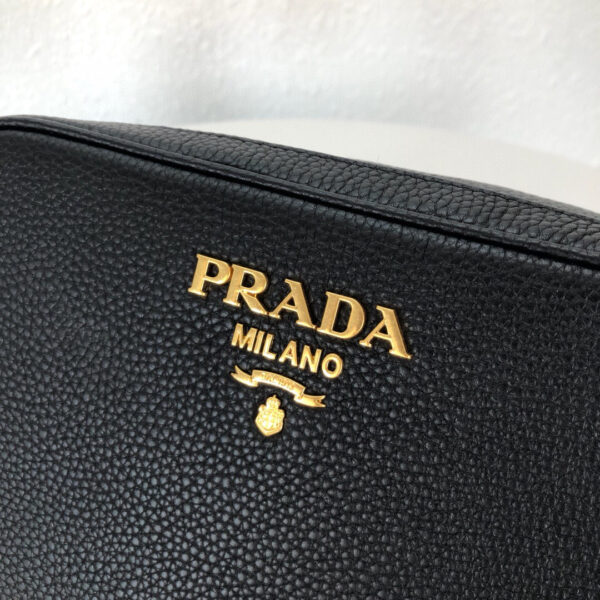 Medium Camera Bag With Gold Tone Hardware In Black For Women 8.6in/ 22cm