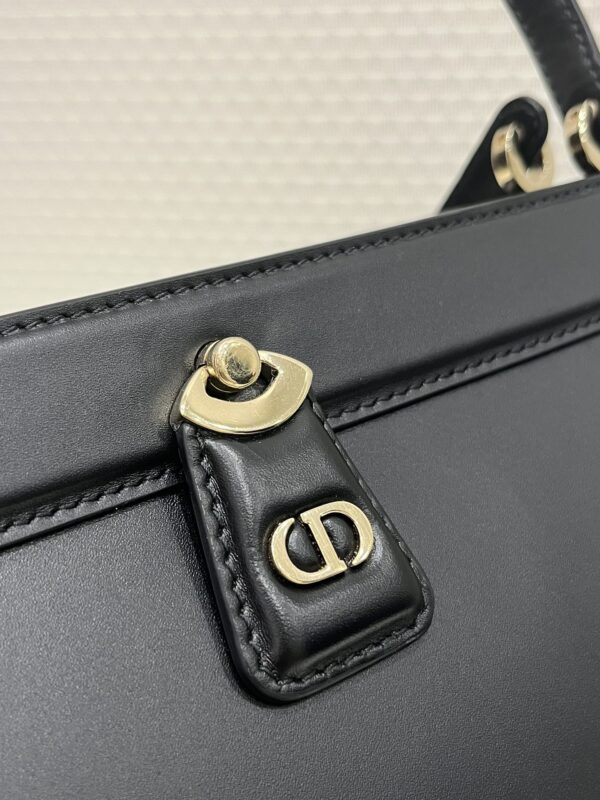 1:1 Replica Medium Dior Key Bag Black For Women 12in/30 cm M1843OBEQ_M900