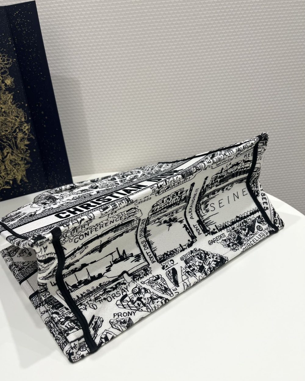 1:1 Replica Medium Dior Tote Bag Black And  For Women 14in/ 36cm M1296ZOMP_M041