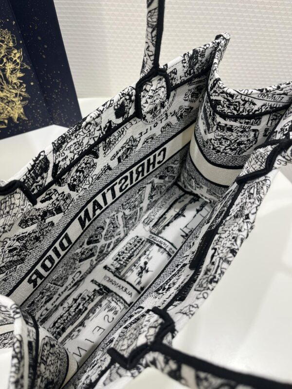 1:1 Replica Medium Dior Tote Bag Black And  For Women 14in/ 36cm M1296ZOMP_M041