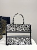 1:1 Replica Medium Dior Tote Bag Black And  For Women 14in/ 36cm M1296ZOMP_M041