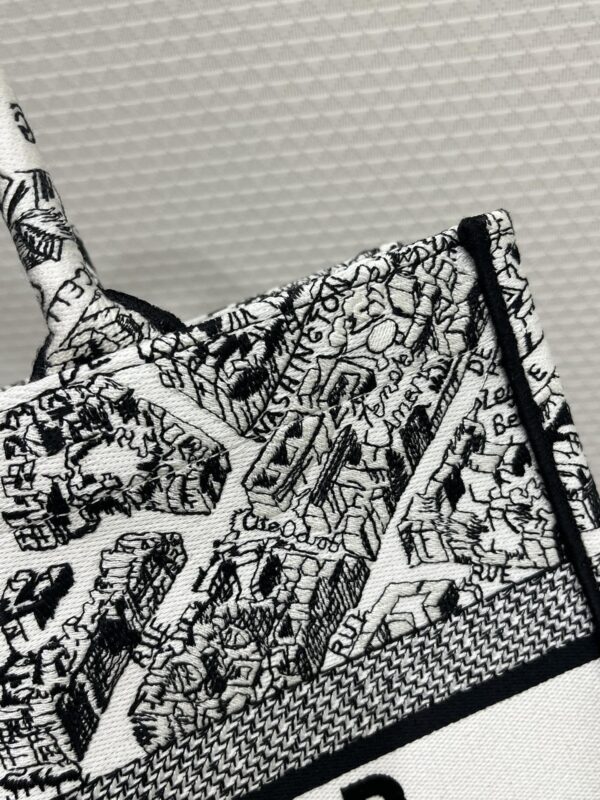 1:1 Replica Medium Dior Tote Bag Black And  For Women 14in/ 36cm M1296ZOMP_M041