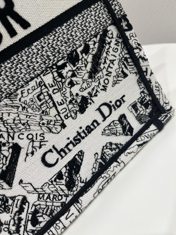 1:1 Replica Medium Dior Tote Bag Black And  For Women 14in/ 36cm M1296ZOMP_M041