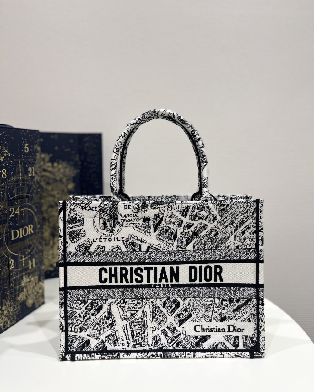 1:1 Replica Medium Dior Tote Bag Black And  For Women 14in/ 36cm M1296ZOMP_M041