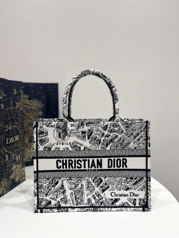 1:1 Replica Medium Dior Tote Bag Black And  For Women 14in/ 36cm M1296ZOMP_M041