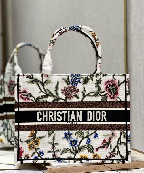 1:1 Replica Medium Dior Tote Bag White/Black For Women 14in/ 36cm M1296ZEAU_M933