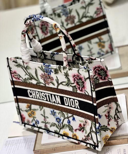 1:1 Replica Medium Dior Tote Bag White/Black For Women 14in/ 36cm M1296ZEAU_M933