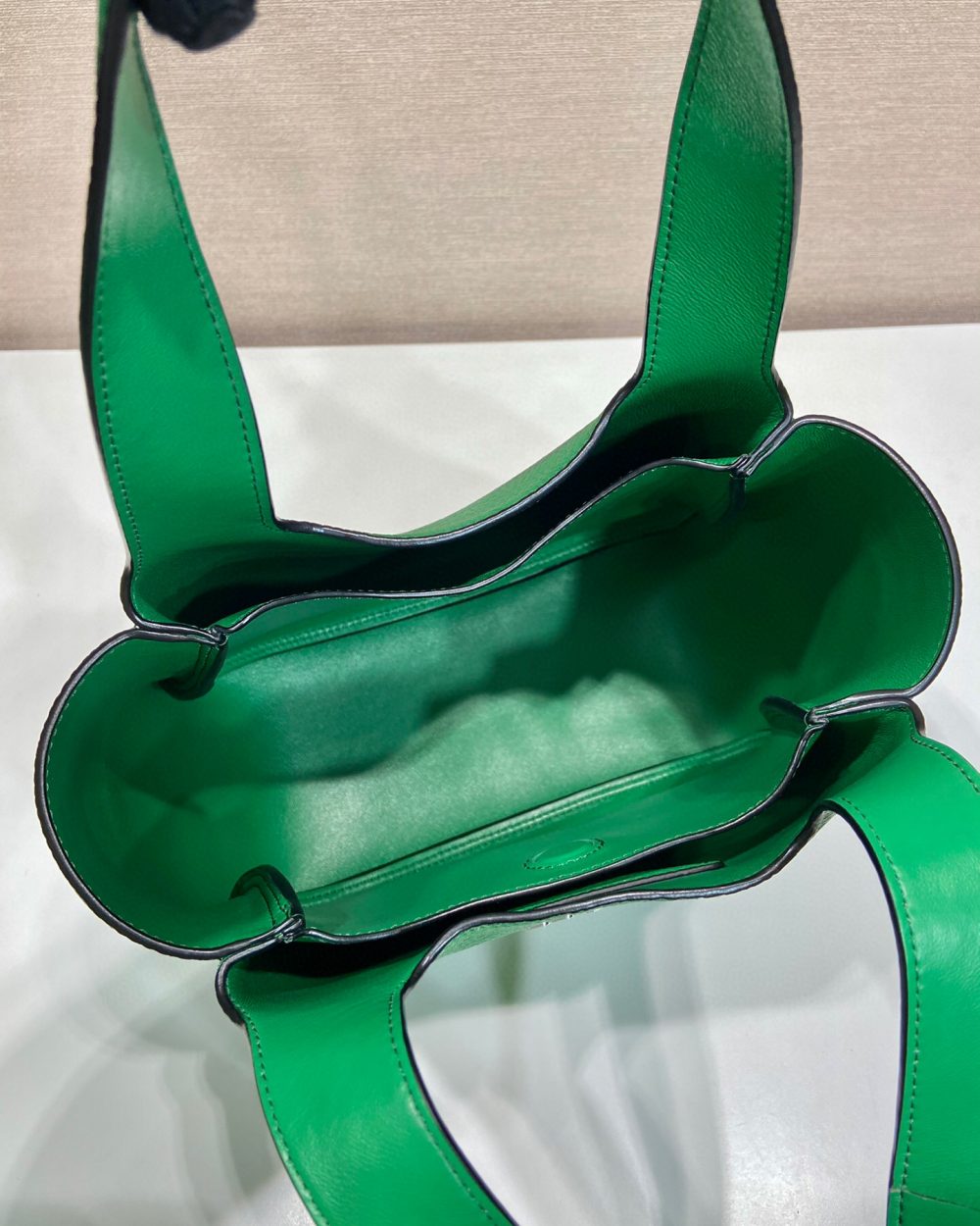 Medium Handbag In Green For Women 9.8 in/ 25cm