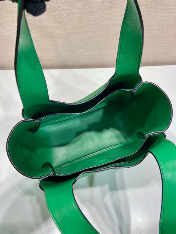 Medium Handbag In Green For Women 9.8 in/ 25cm