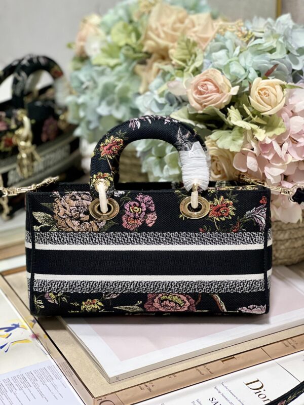 1:1 Replica Medium Lady D-Joy Bag White/Black For Women 10in/26cm