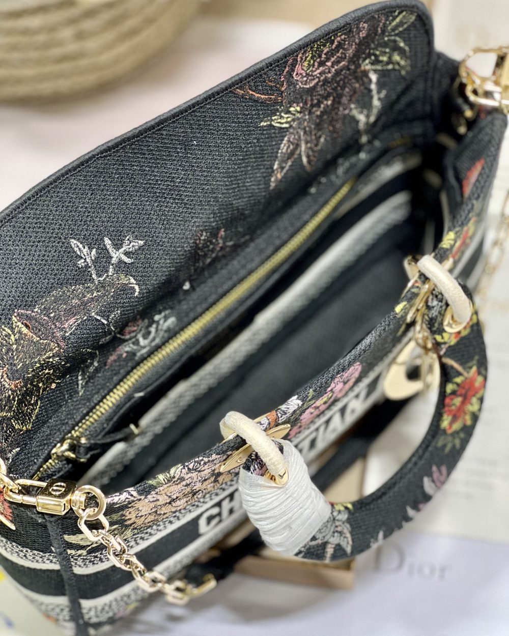 1:1 Replica Medium Lady D-Joy Bag White/Black For Women 10in/26cm